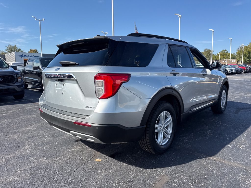 Used 2024 Ford Explorer XLT w/ Equipment Group 202A AWD/4WD image 7