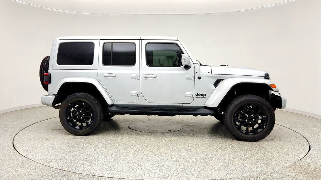Used 2022 Jeep Wrangler Unlimited Sahara AWD/4WD image 4