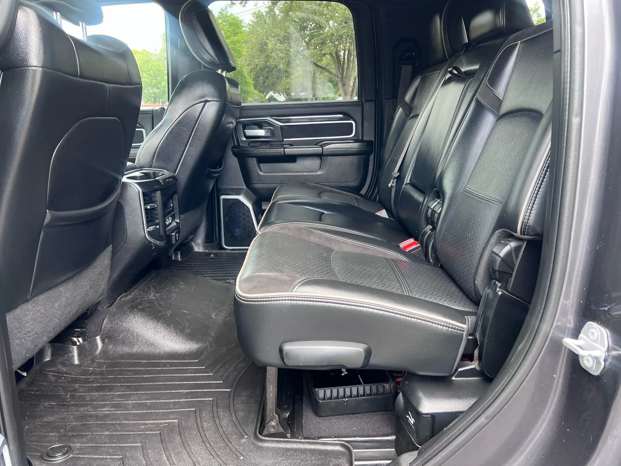 Used 2021 RAM 2500 Laramie w/ Night Edition image 11