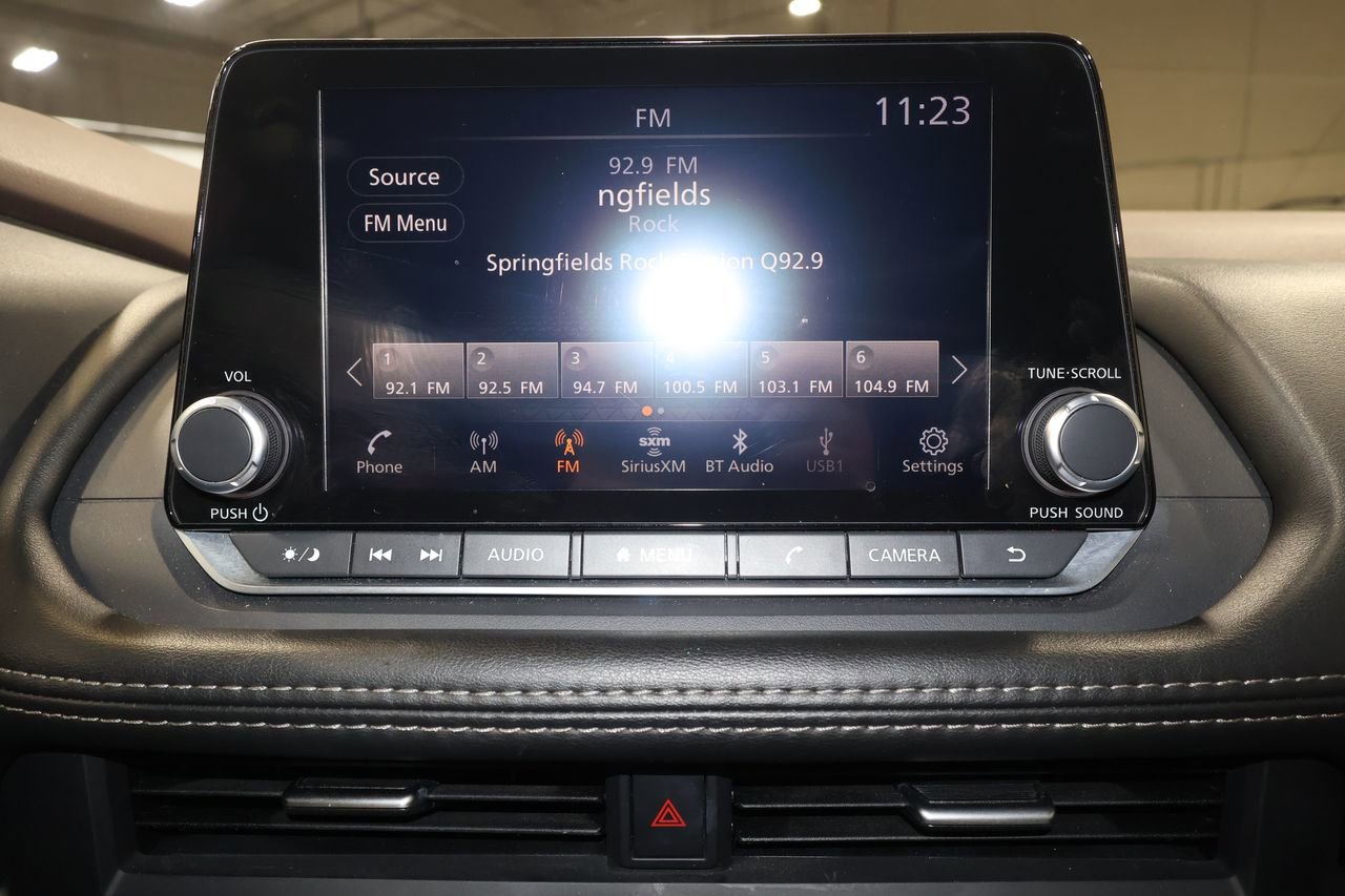 Used 2023 Nissan Rogue SV image 12