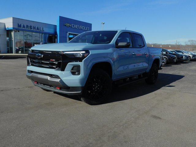 Used 2025 Chevrolet Colorado Z71 w/ Technology Package image 2