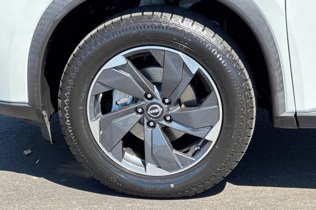 Used 2024 Nissan Rogue SV FWD image 45