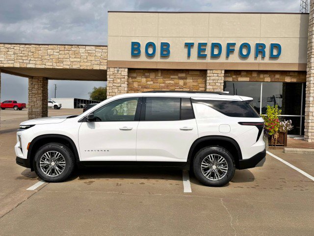 New 2026 Chevrolet Traverse LT w/ Driver Confidence Package image 2