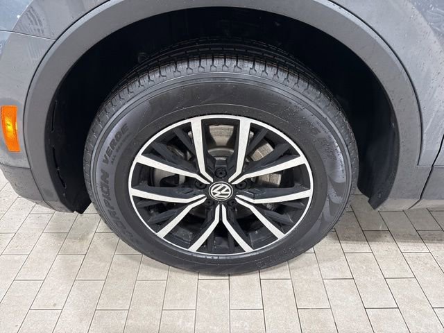 Certified 2021 Volkswagen Tiguan SE w/ Panoramic Sunroof Package image 29