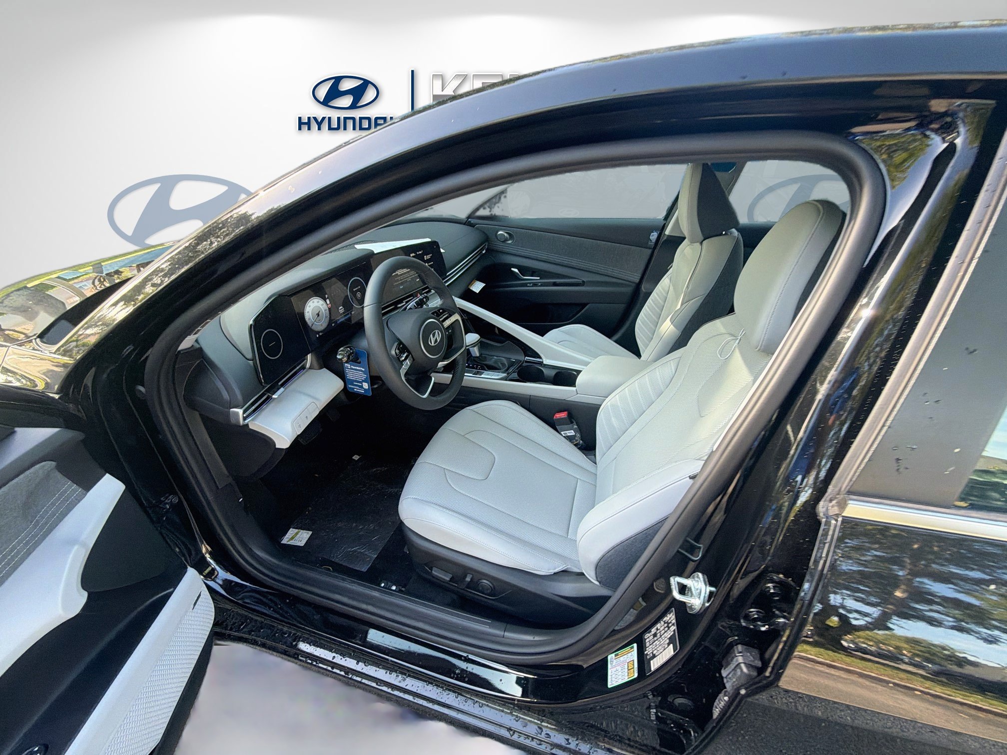 New 2026 Hyundai Elantra Limited FWD image 14