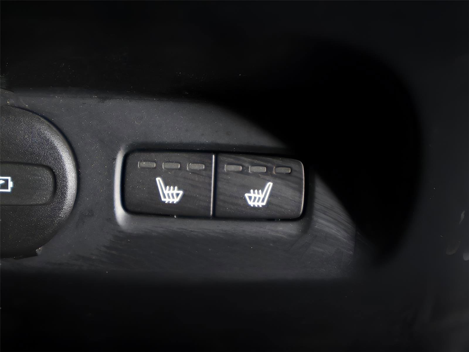 Used 2023 Volvo XC40 B5 Plus w/ Protection Package Premier image 56