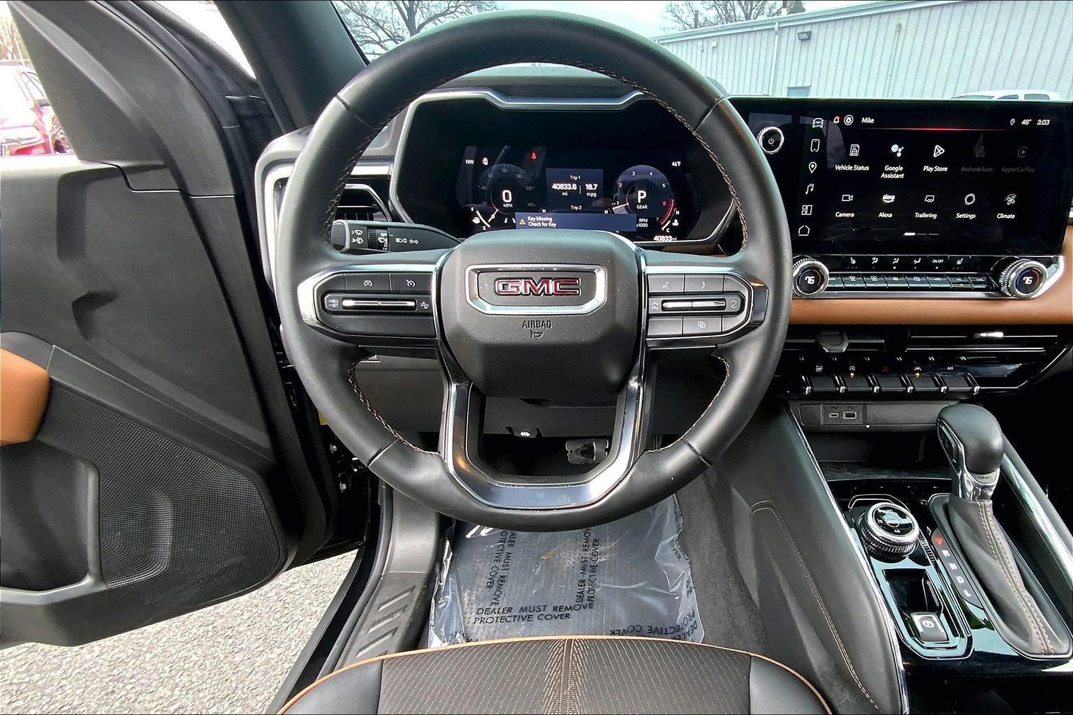 Used 2024 GMC Canyon AT4 AWD/4WD image 5