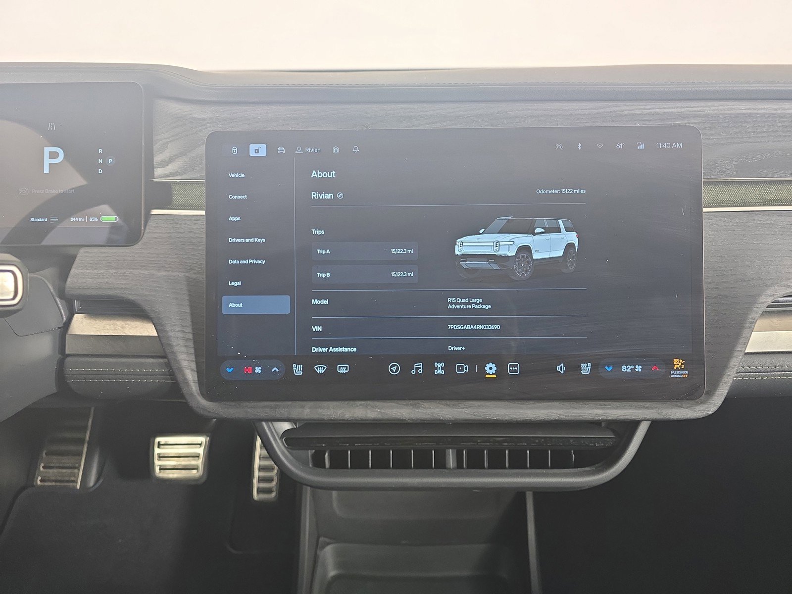 Used 2024 Rivian R1S Adventure image 29