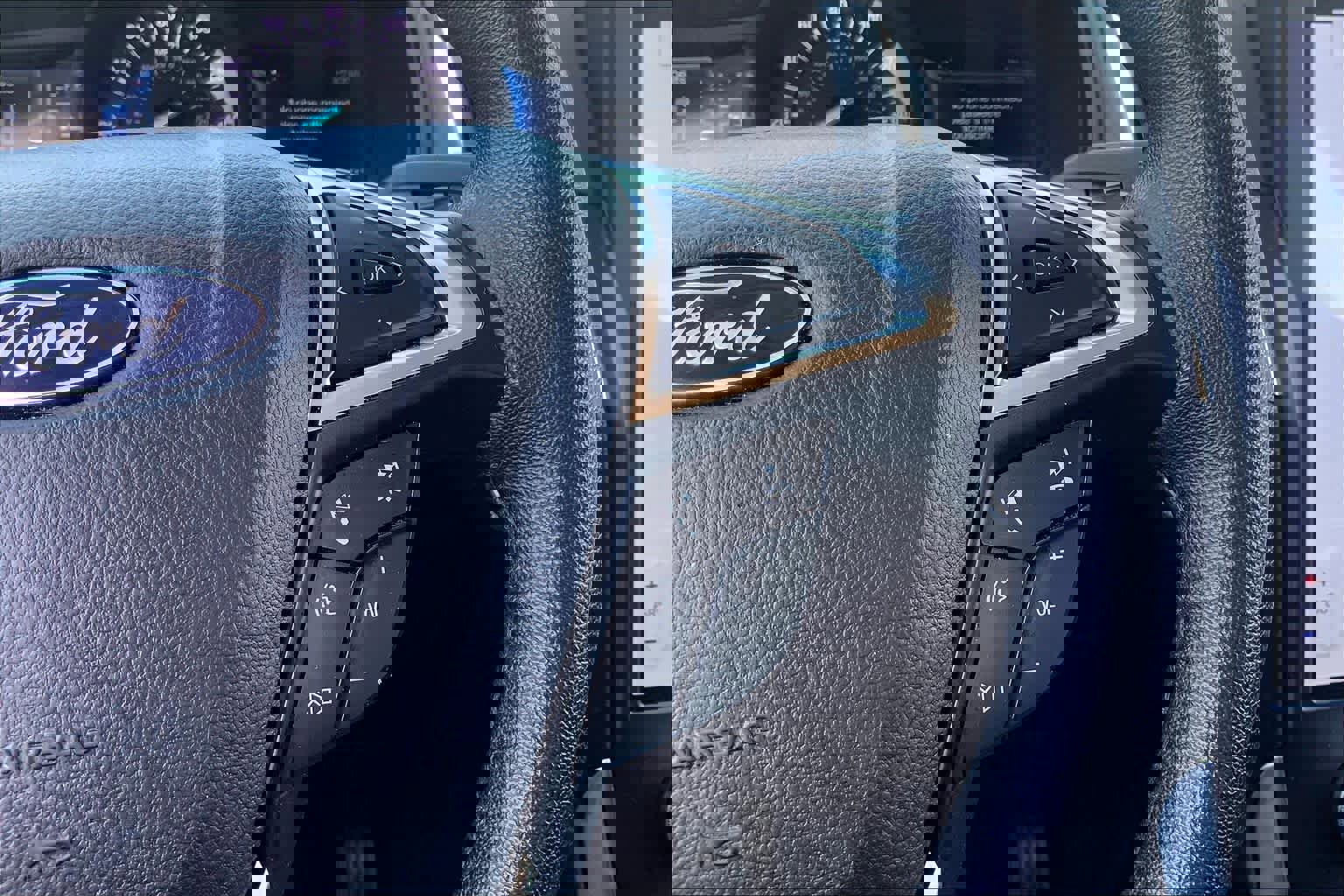 Used 2024 Ford Edge Titanium image 25