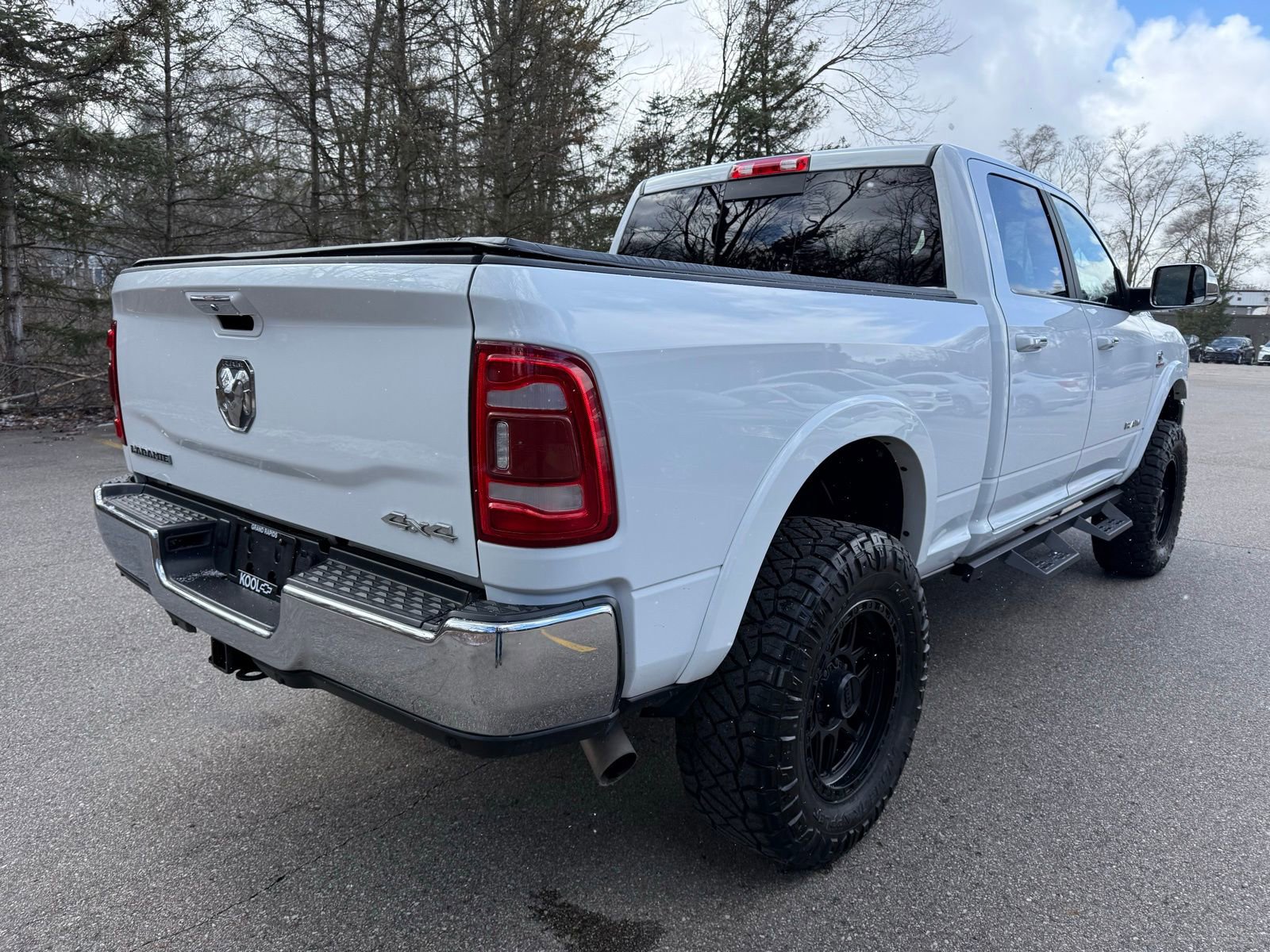Used 2022 RAM 2500 Laramie AWD/4WD image 2