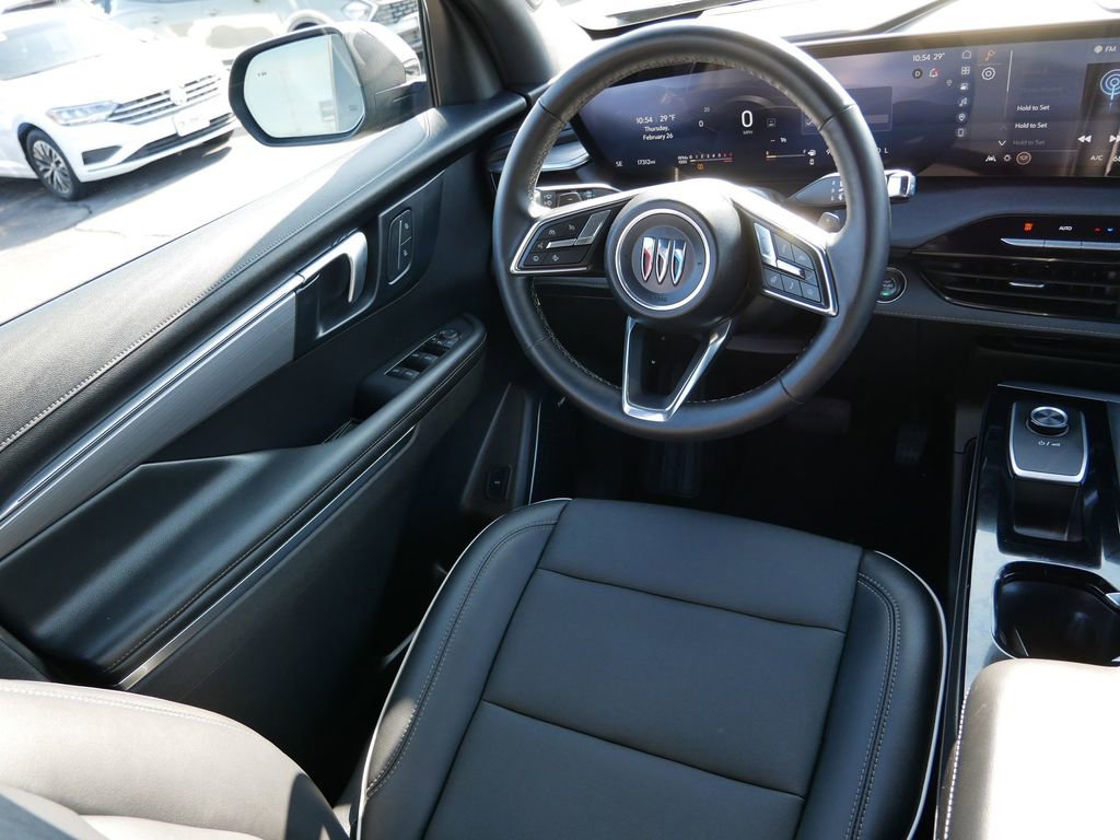 Used 2025 Buick Enclave Preferred AWD/4WD image 18
