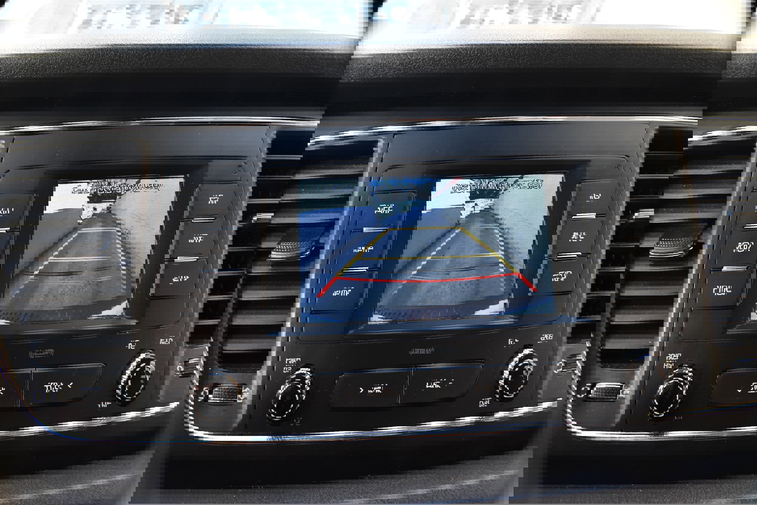 Used 2018 Kia Sedona L image 39