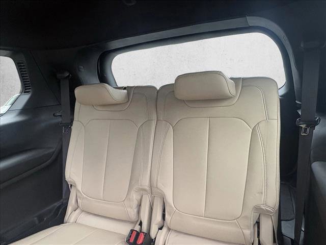 Used 2023 Jeep Grand Cherokee L Limited image 16