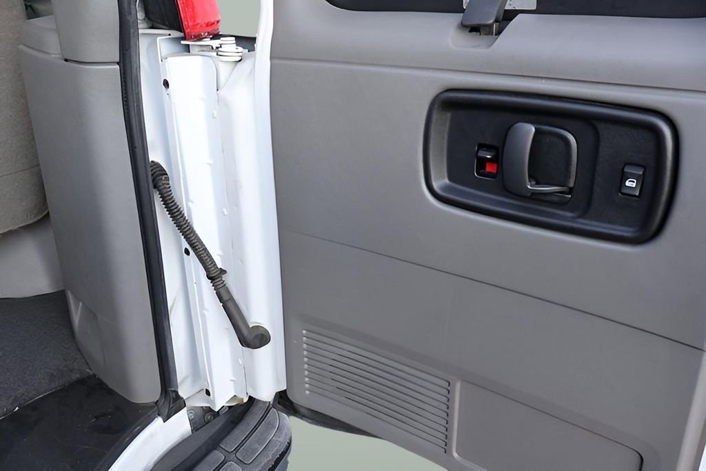 Used 2021 Chevrolet Express 3500 LT w/ LT Preferred Equipment Group RWD image 24