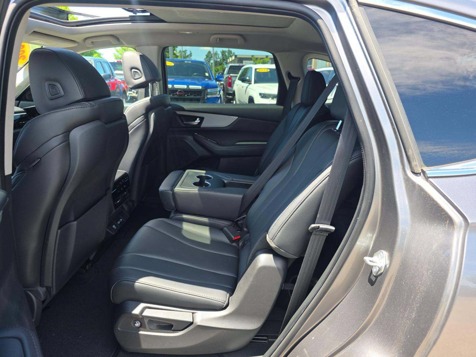 Used 2023 Acura MDX FWD image 24