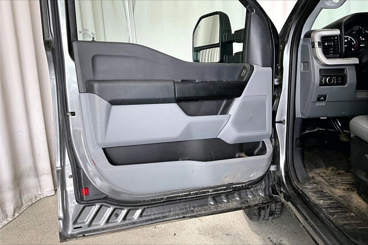 Used 2025 Ford F250 XL RWD image 21