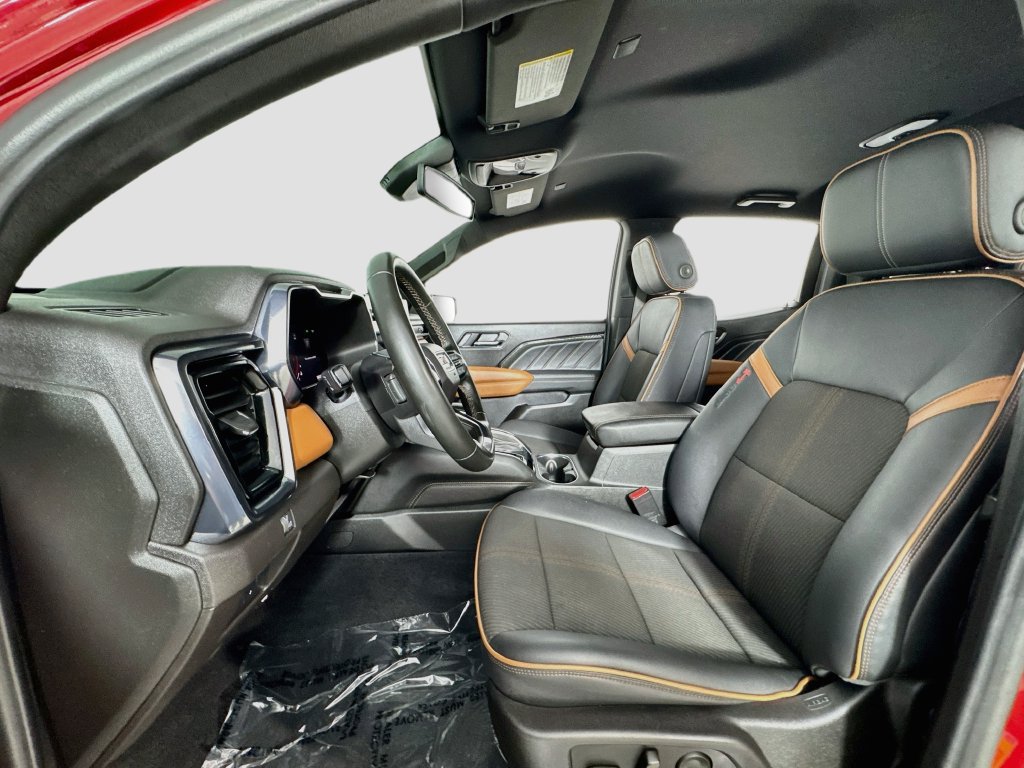 Used 2025 GMC Canyon AT4 w/ Nightfall Edition AWD/4WD image 13