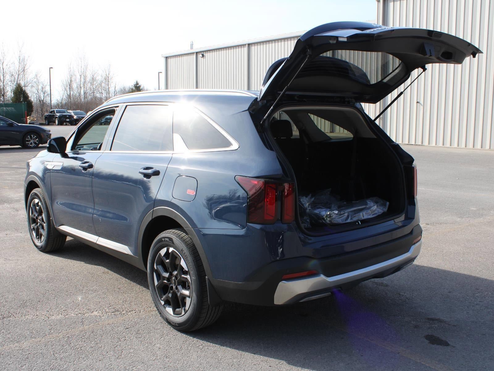 New 2026 Kia Sorento S AWD/4WD image 7