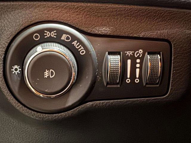 Used 2018 Jeep Compass Latitude w/ Popular Equipment Group image 19