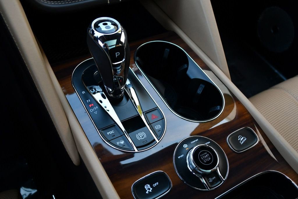 Used 2023 Bentley Bentayga Extended Wheelbase AWD/4WD image 61