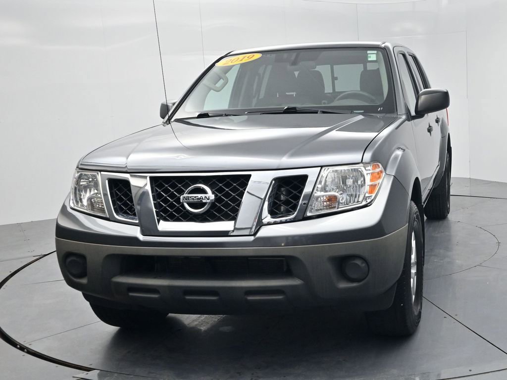 Used 2019 Nissan Frontier SV image 3