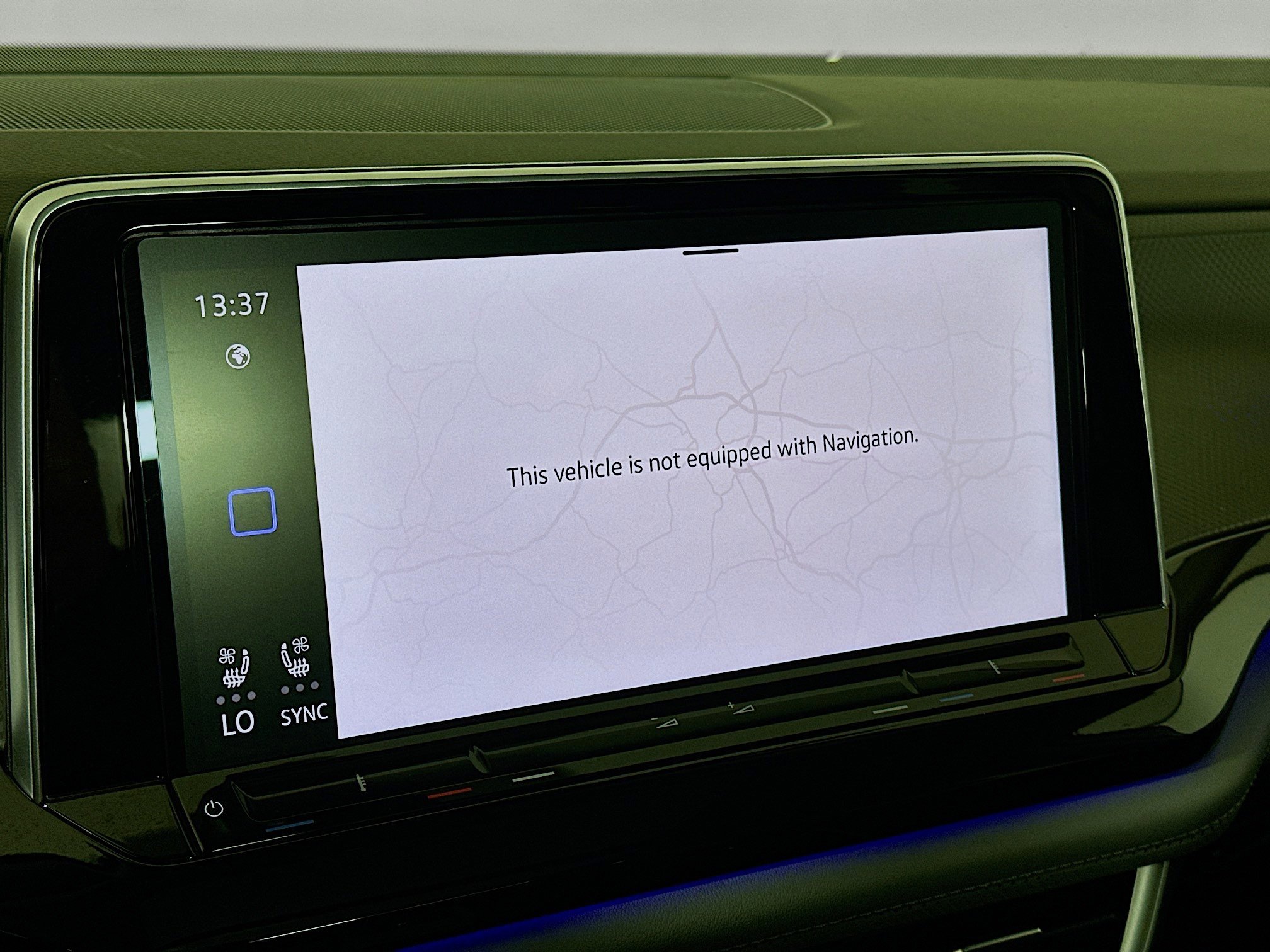 Used 2024 Volkswagen Atlas Peak Edition SE image 22