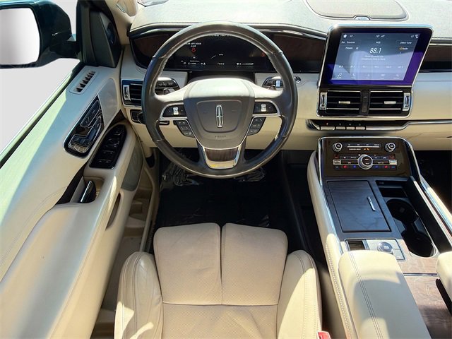 Used 2019 Lincoln Navigator Reserve image 18