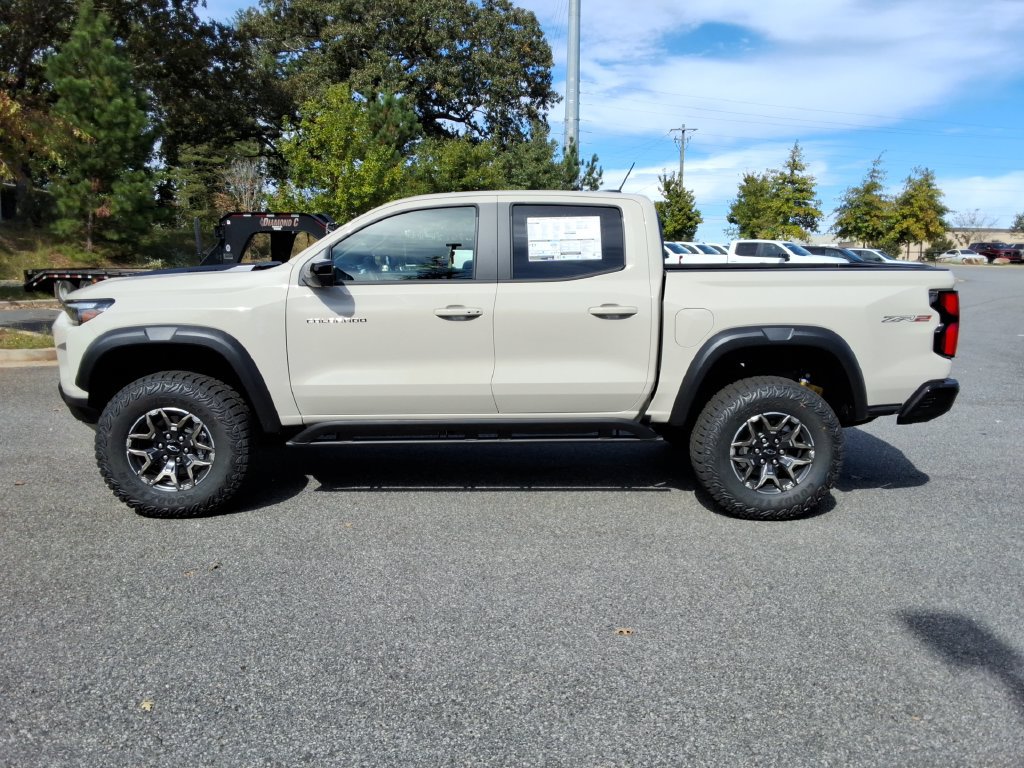 New 2026 Chevrolet Colorado ZR2 w/ Technology Package AWD/4WD image 8