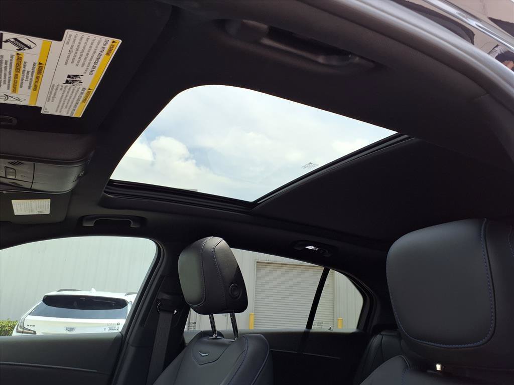 Used 2024 Cadillac XT4 Sport w/ Cold Weather Package FWD image 22