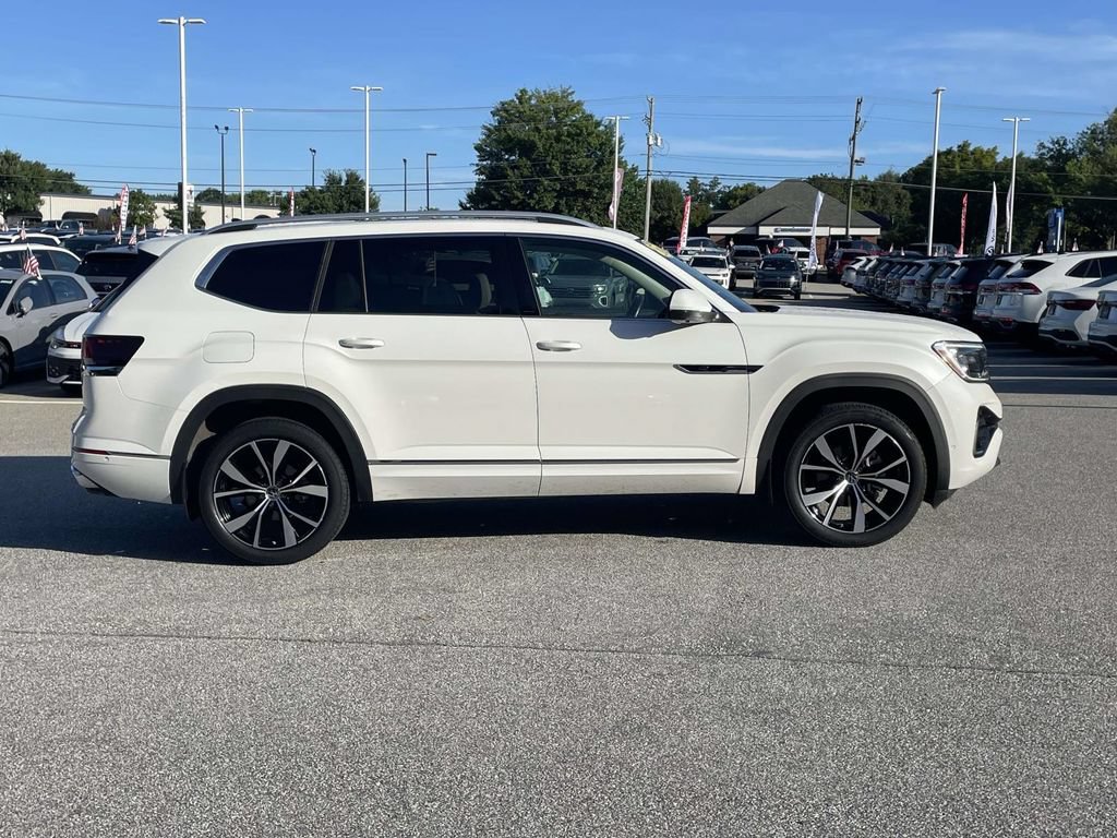Certified 2024 Volkswagen Atlas SEL Premium R-Line AWD/4WD image 9