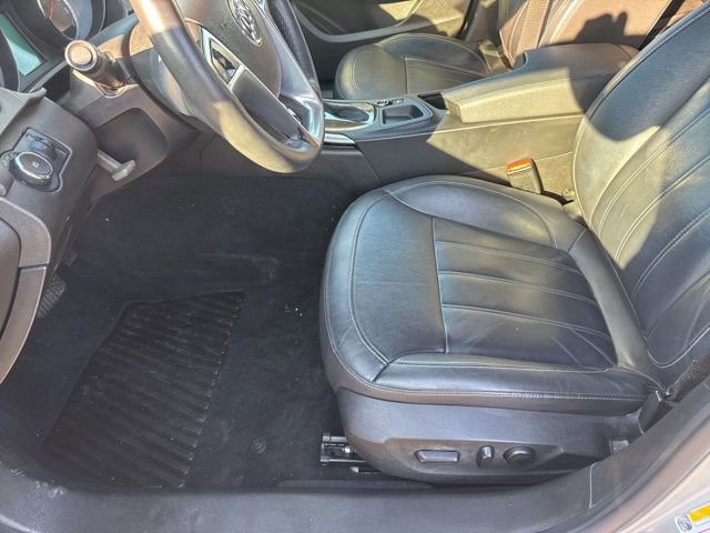 Used 2011 Buick Regal CXL w/ RL4 Preferred Equipment Group image 16