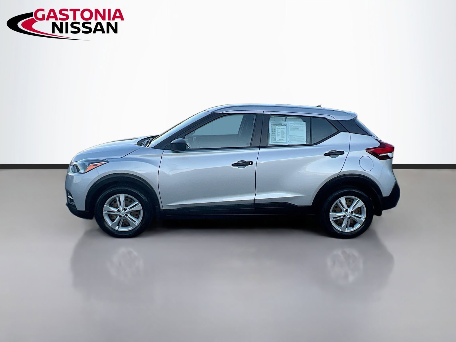 Used 2020 Nissan Kicks S image 5