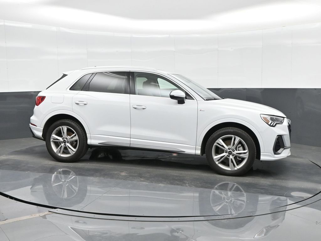 Used 2024 Audi Q3 2.0T Premium Plus w/ Premium Plus Package image 10