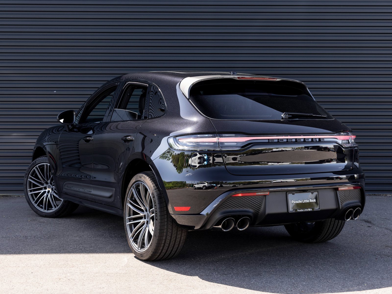 Used 2025 Porsche Macan Turbo image 3