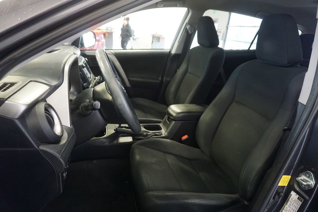 Used 2016 Toyota RAV4 LE image 10