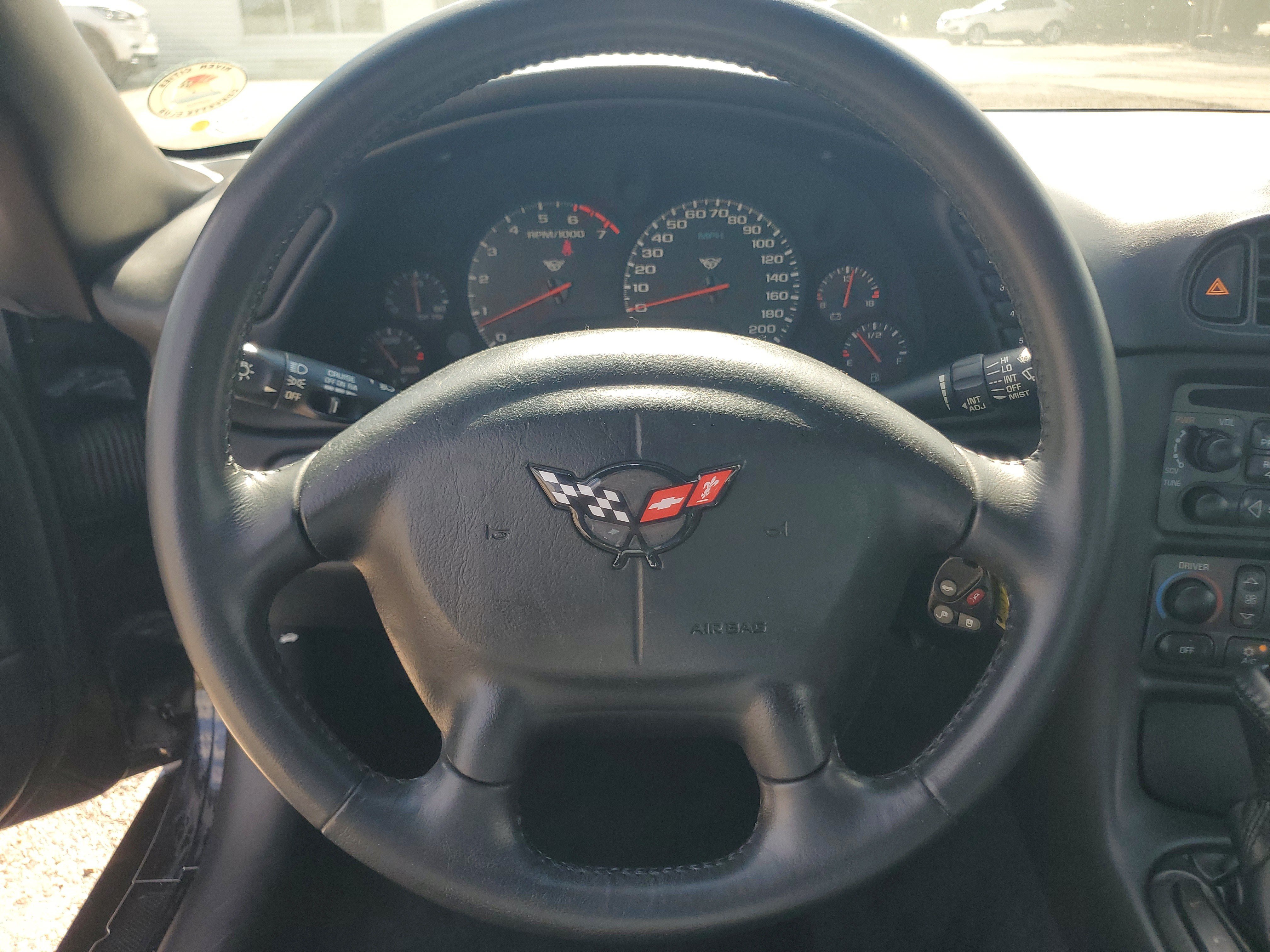 Used 2004 Chevrolet Corvette Coupe RWD image 14