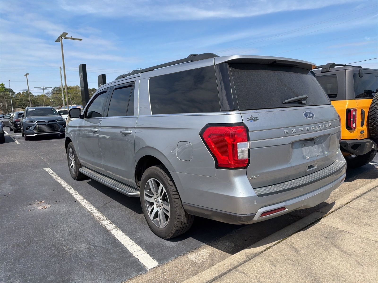 Used 2022 Ford Expedition Max XLT image 7
