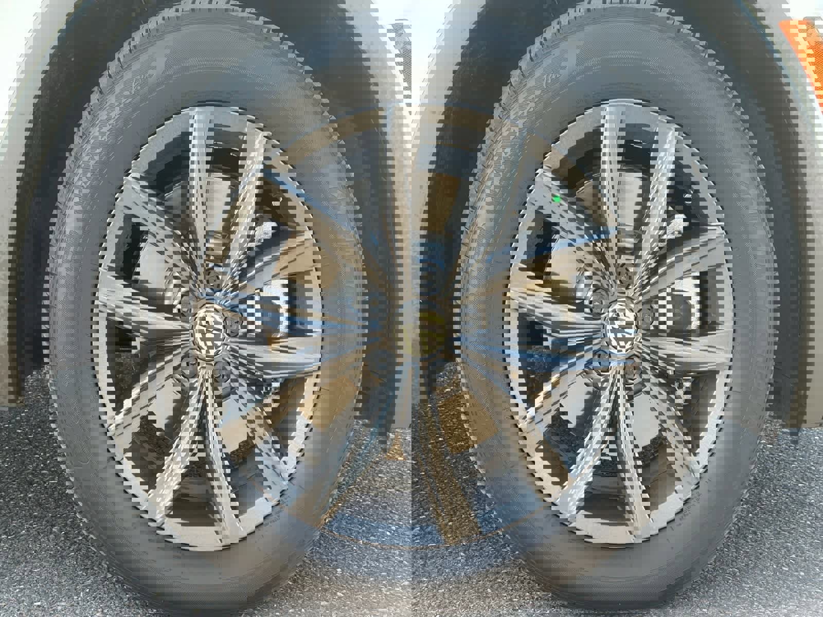 Used 2022 Volkswagen Tiguan SE image 10