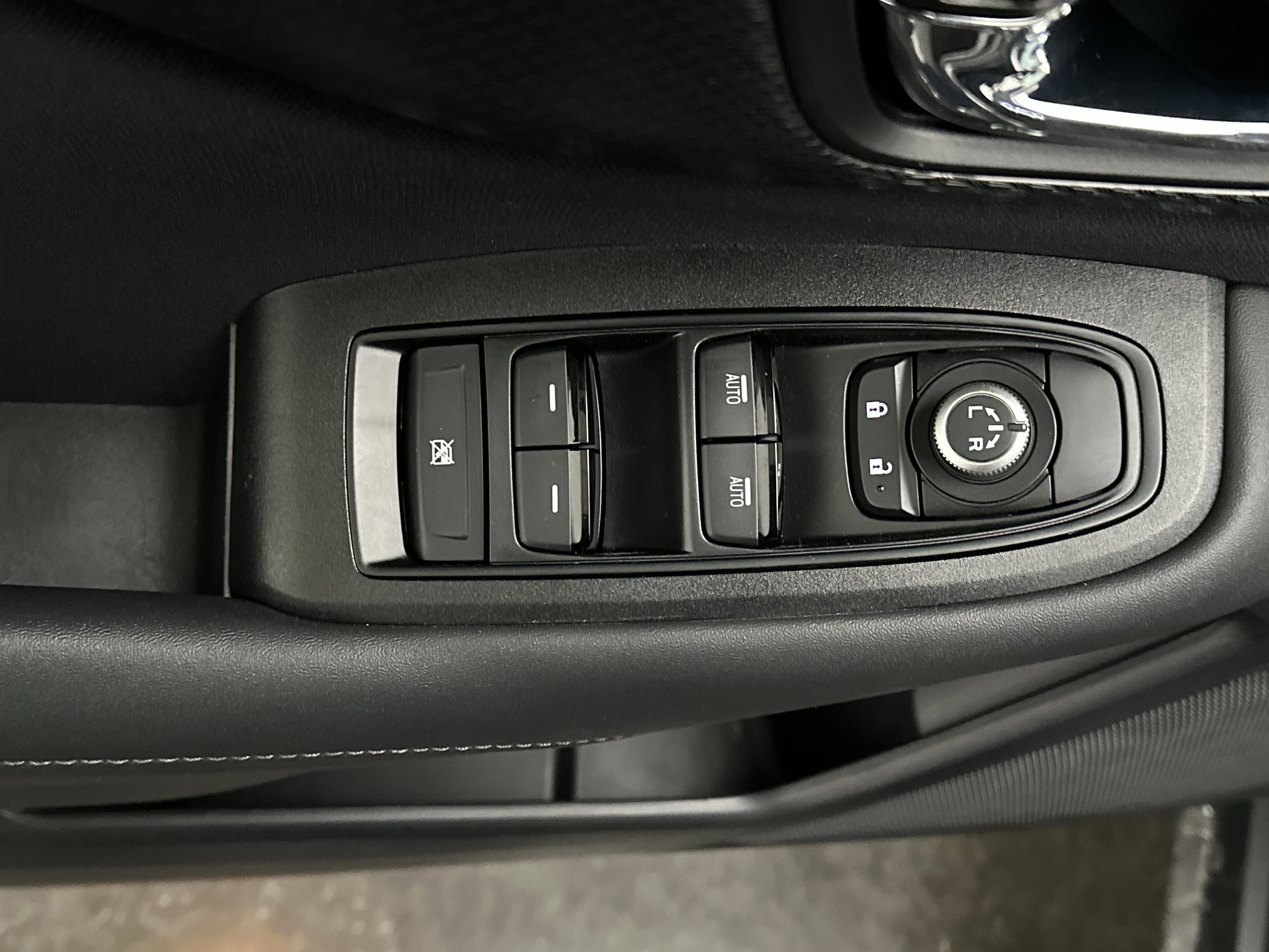 Used 2025 Subaru Outback Premium w/ Popular Package #1A image 18