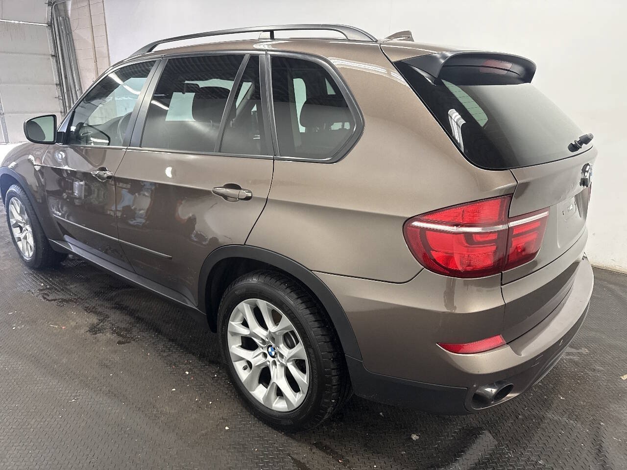 Used 2011 BMW X5 xDrive35i AWD/4WD image 4