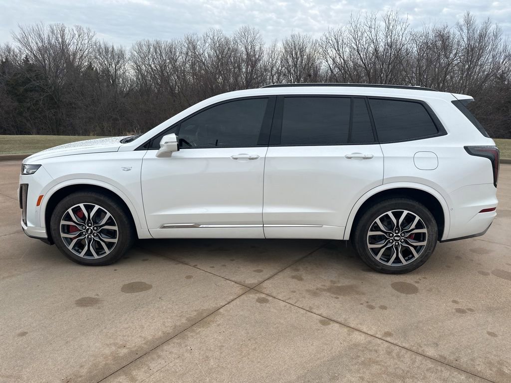 Certified 2025 Cadillac XT6 Sport w/ Technology Package image 2