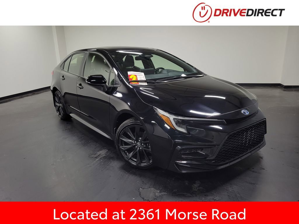 Used 2025 Toyota Corolla SE w/ SE Premium Package image 1