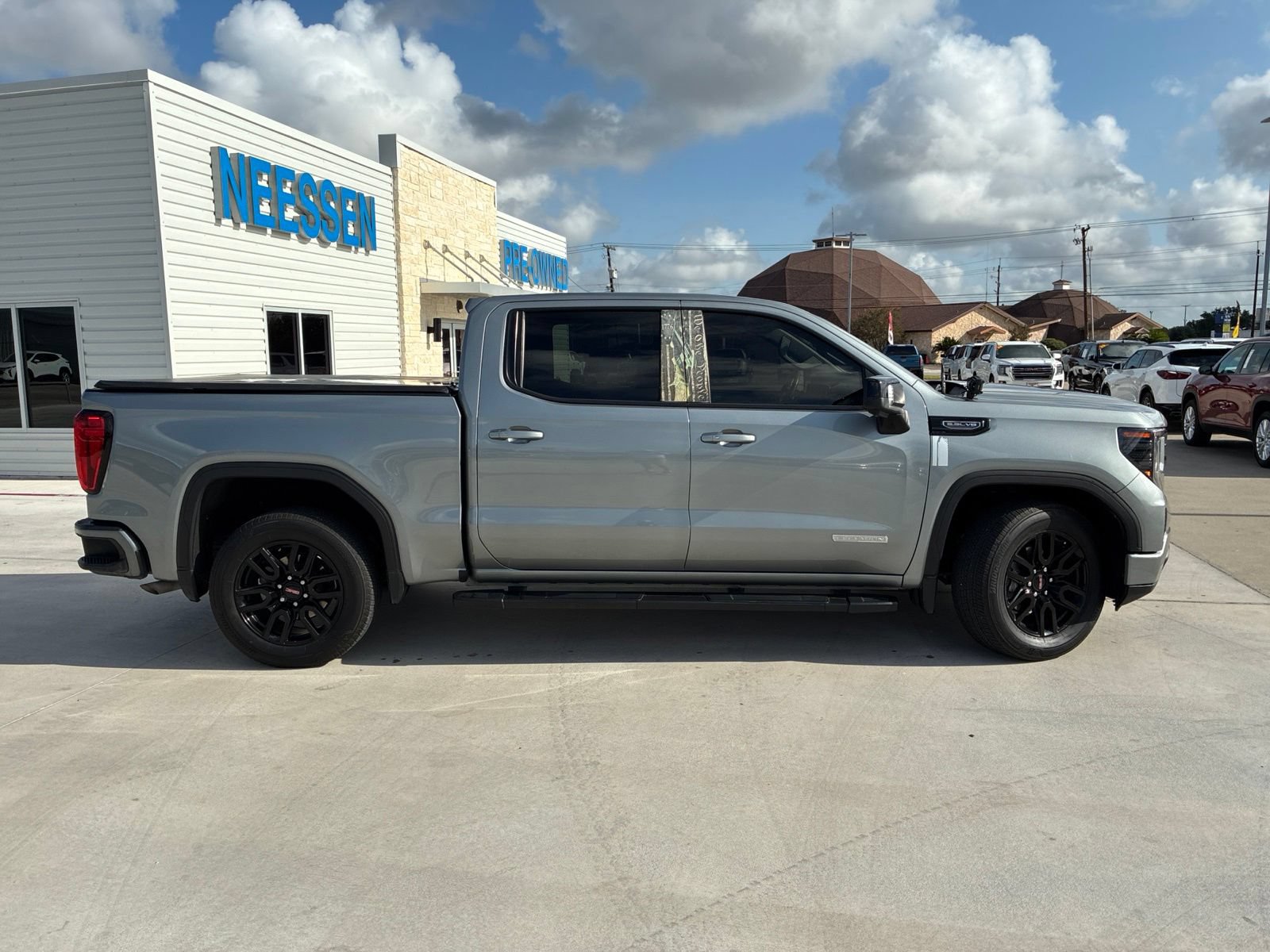 Used 2023 GMC Sierra 1500 Elevation w/ Elevation Premium Package RWD image 2
