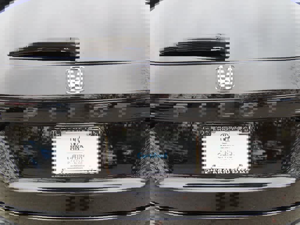 Used 2023 Honda Pilot Sport image 7