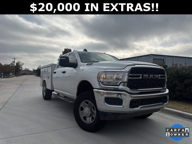 Used 2024 RAM 3500 Tradesman w/ Chrome Appearance Group image 3