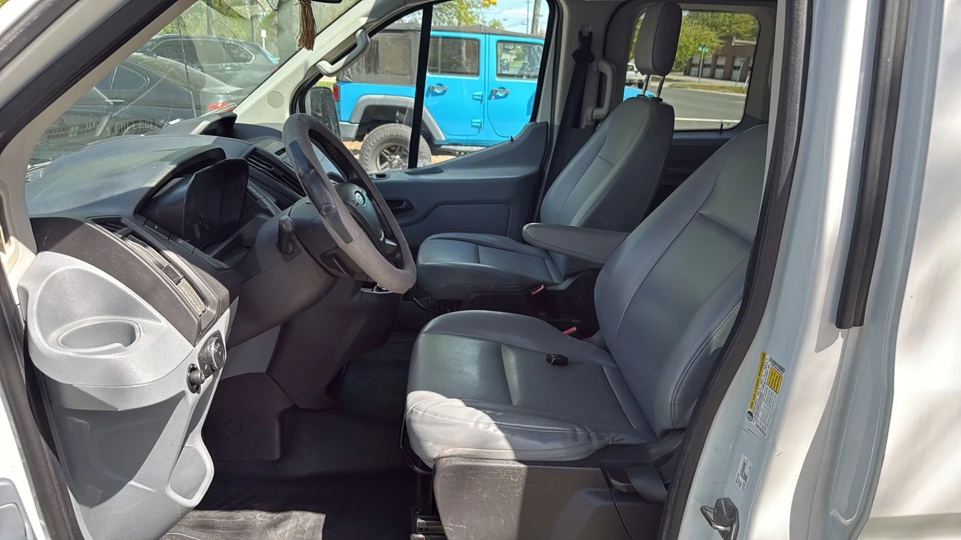 Used 2017 Ford Transit 150 XL RWD image 16