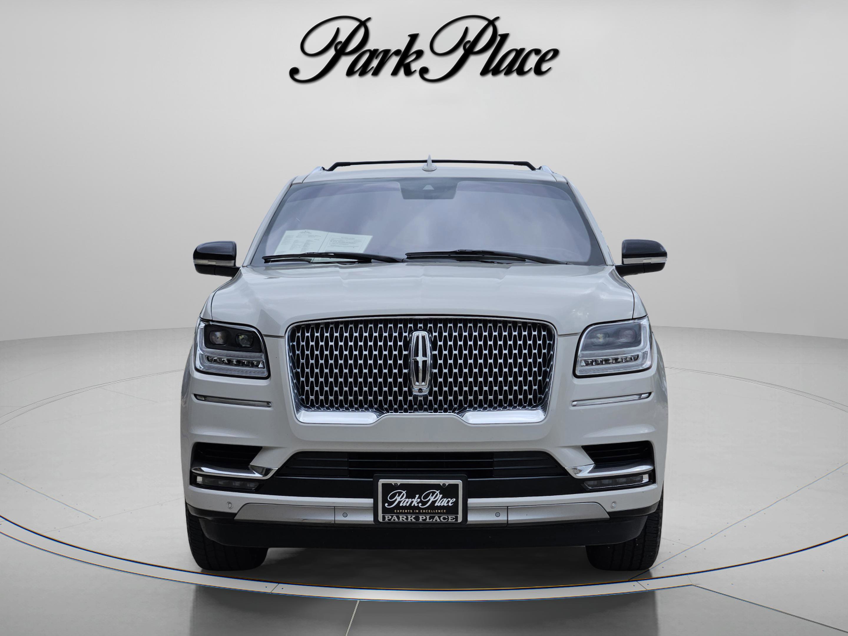 Used 2019 Lincoln Navigator Reserve AWD/4WD image 9