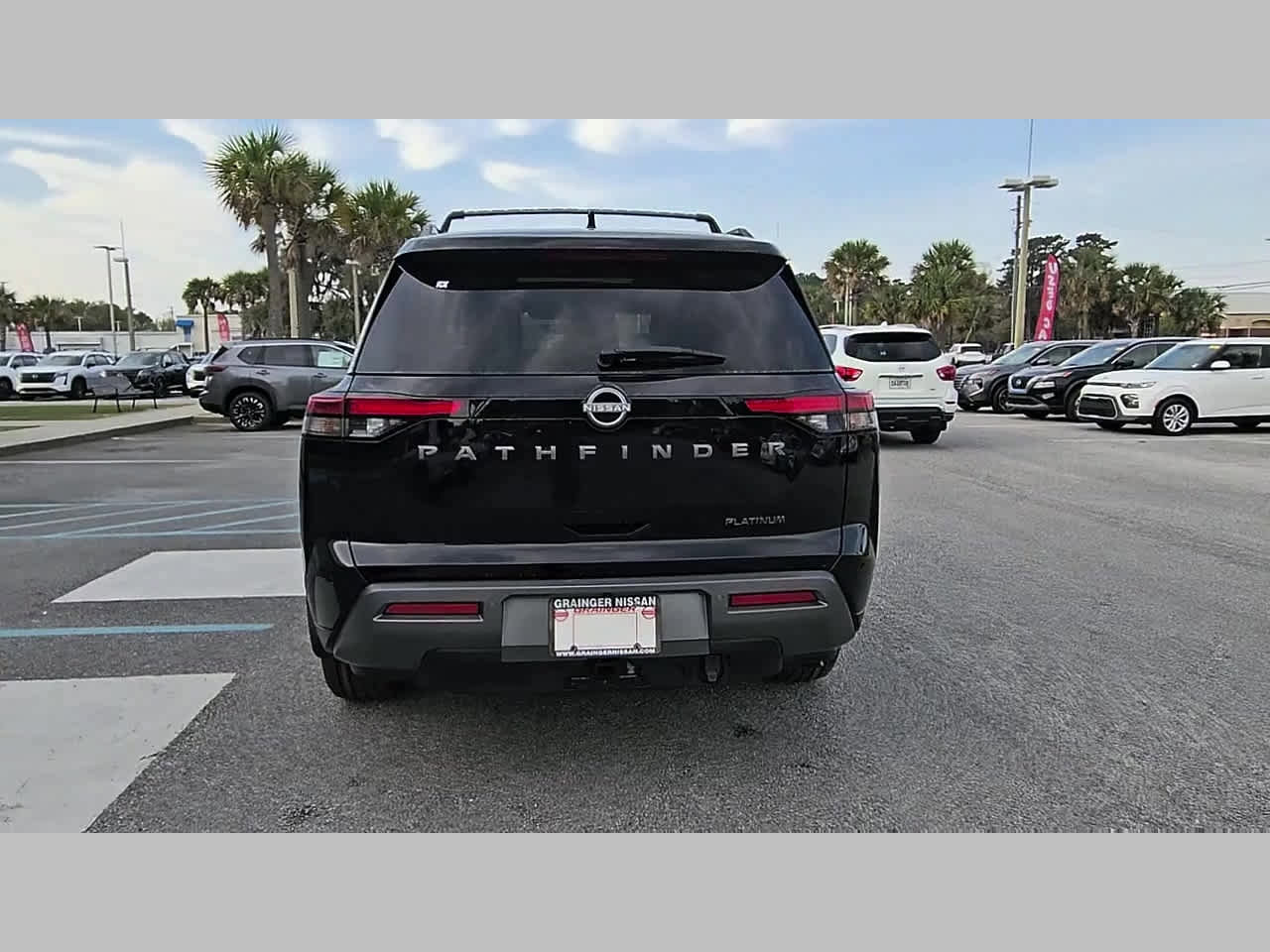 New 2026 Nissan Pathfinder Platinum FWD image 28