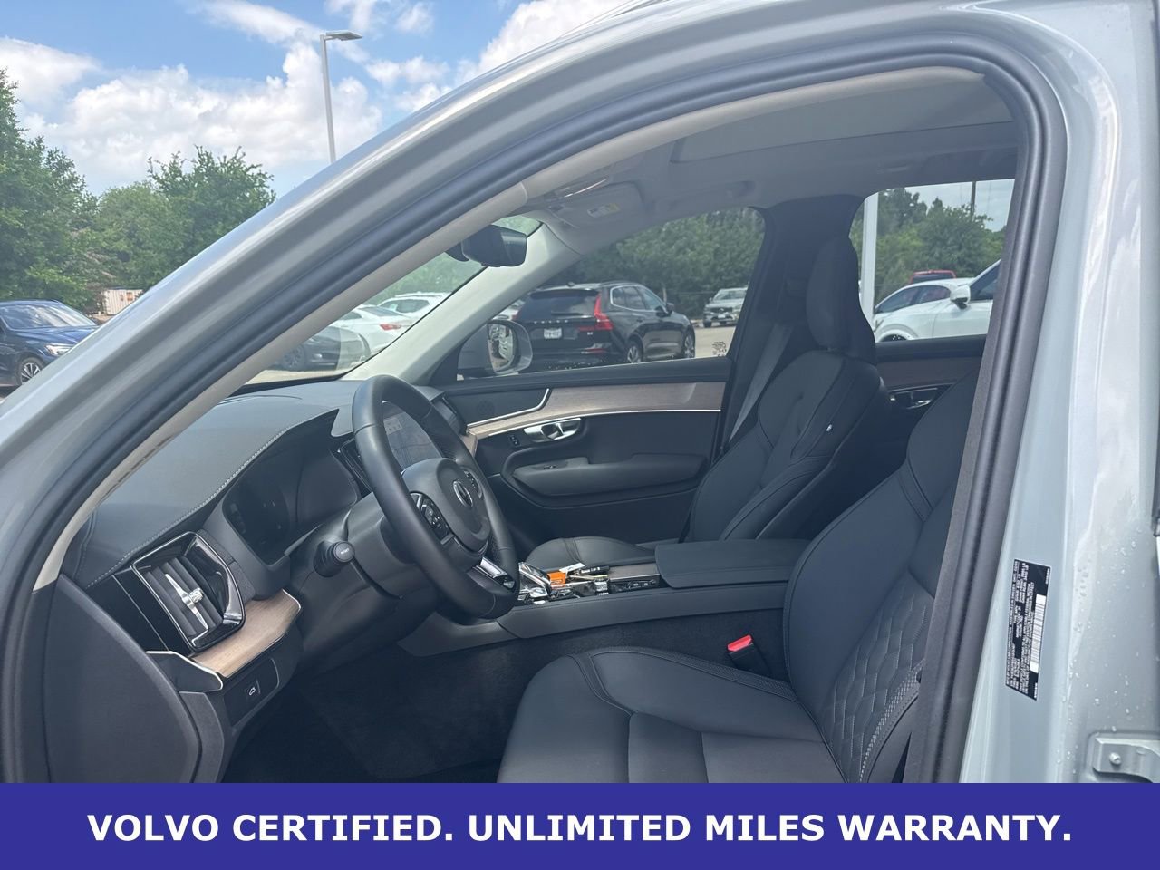 Certified 2025 Volvo XC90 B6 Plus image 17