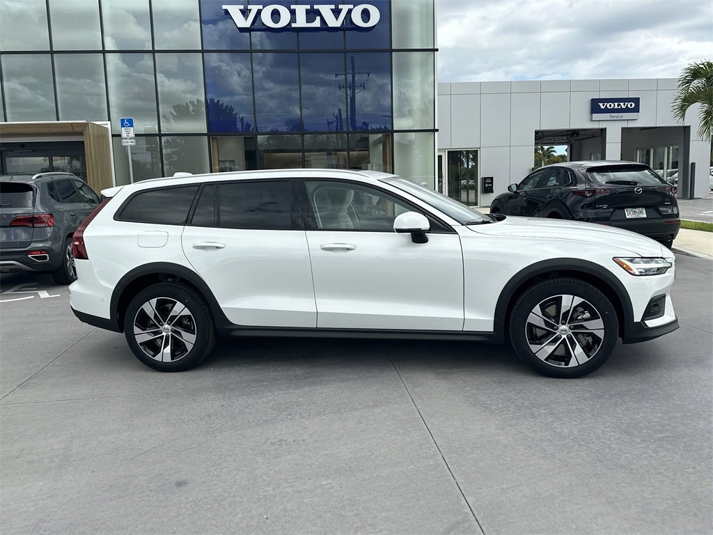 New 2026 Volvo V60 B5 Cross Country Plus w/ Protection Package Premier image 5
